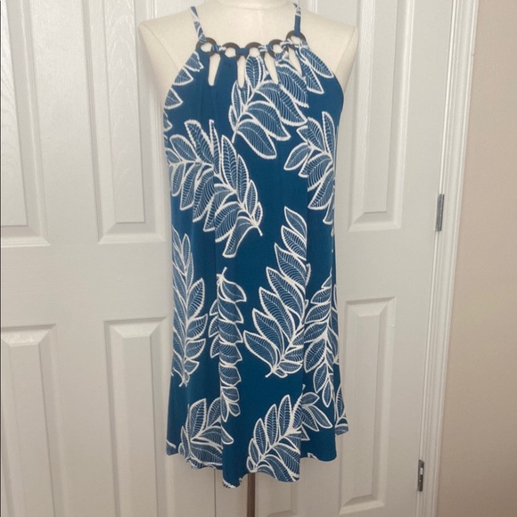 Dresses & Skirts - Tropical Blue and White Leaf Print Dress